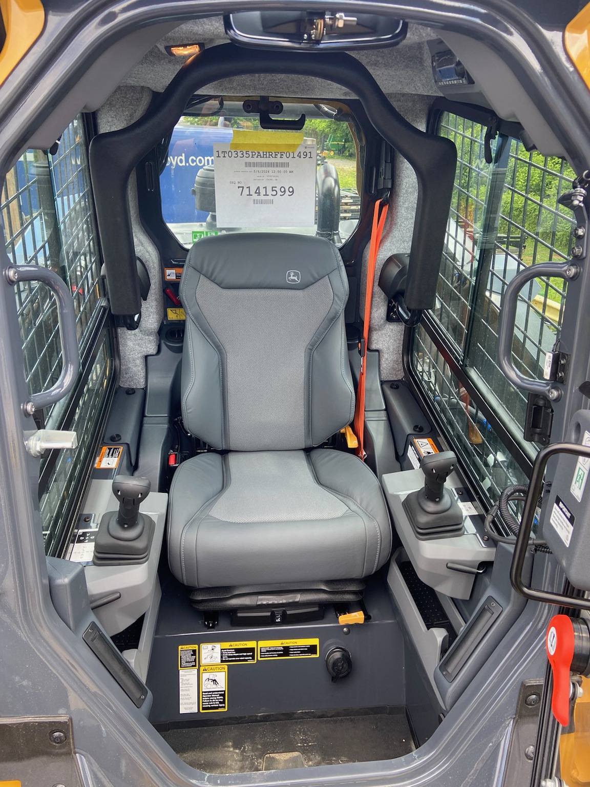 2024 John Deere 335 P Image 11