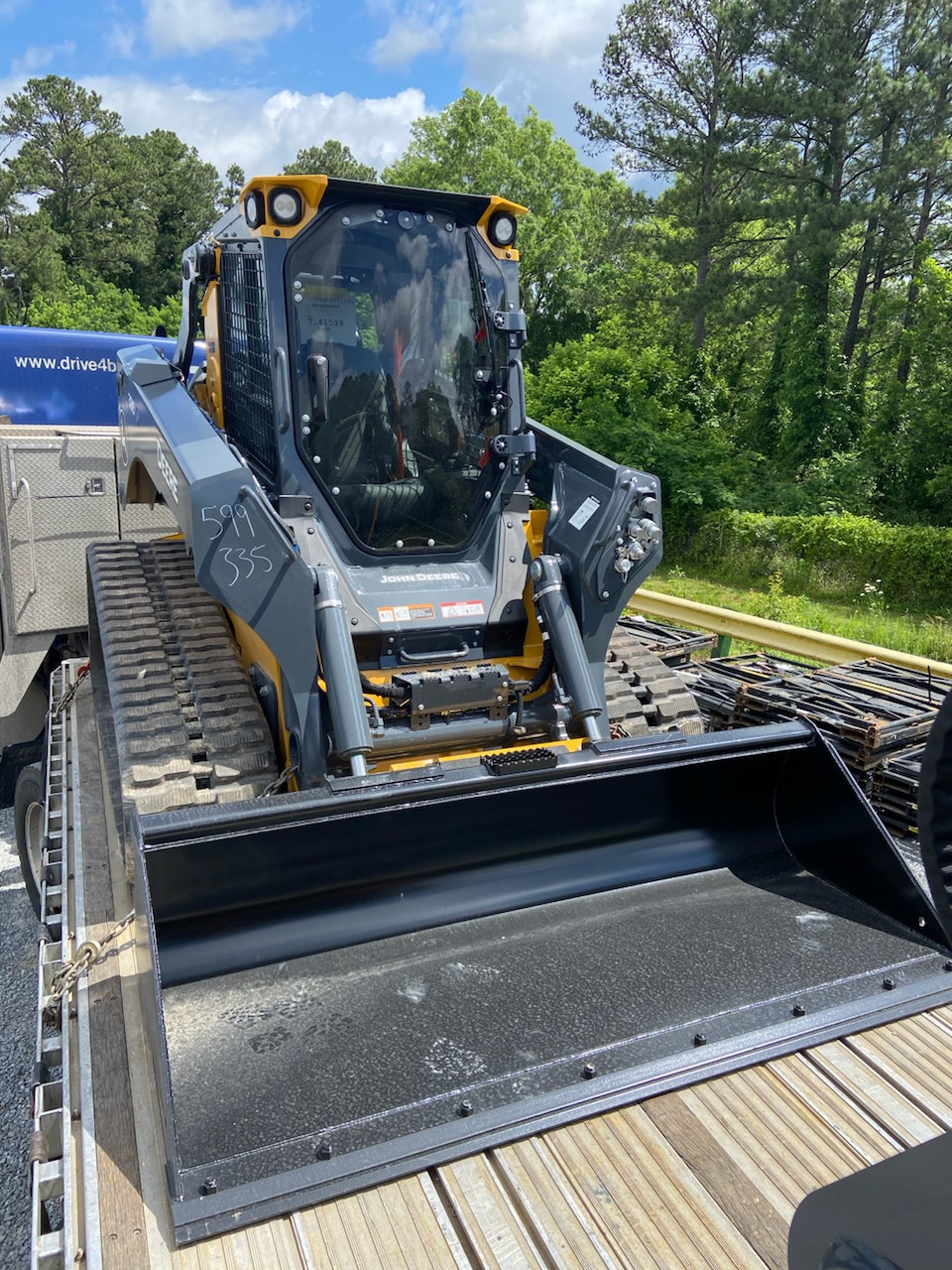 2024 John Deere 335 P Image 6