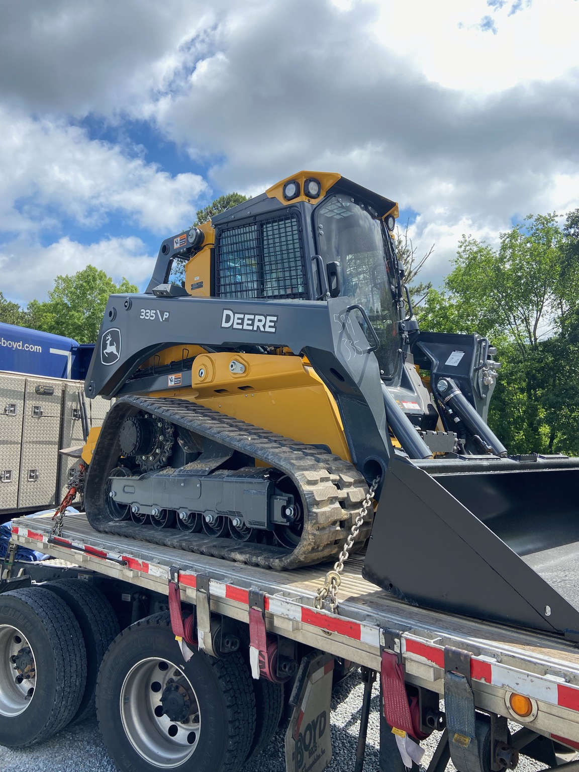 2024 John Deere 335 P Image 1