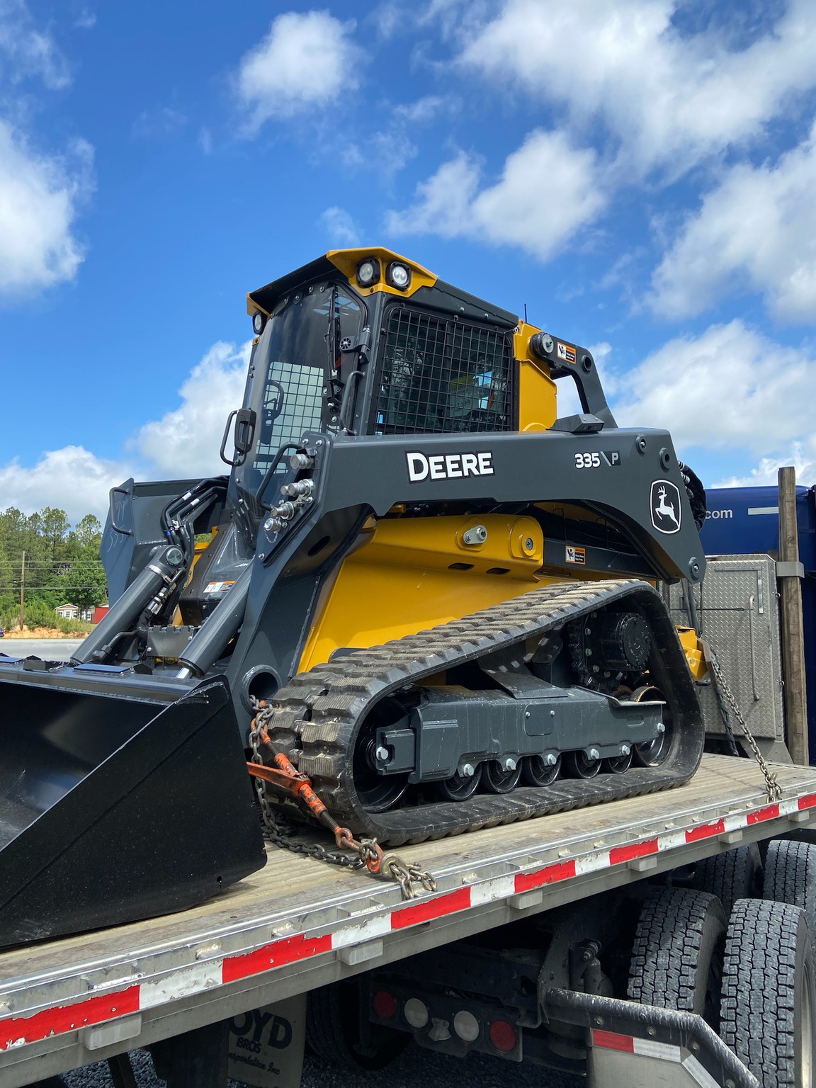 2024 John Deere 335 P Image 2