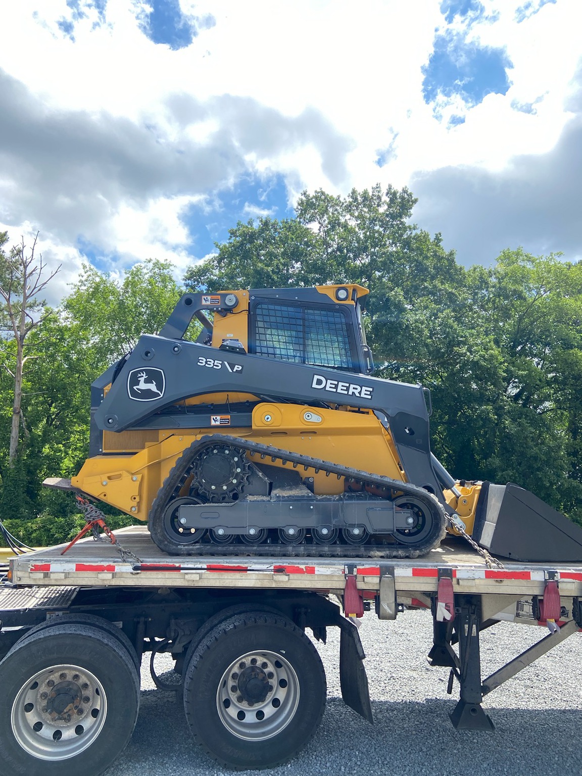 2024 John Deere 335 P Image 4