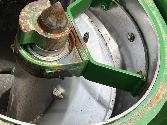 Used 2013 Brent 1082 Grain Carts at Horizon Ag & Turf in Falher, AB - Photo6