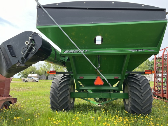 Used 2013 Brent 1082 Grain Carts at Horizon Ag & Turf in Falher, AB - Photo9