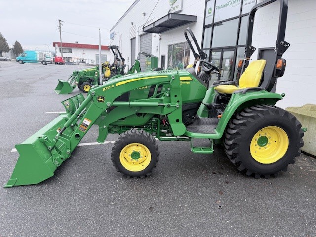 2023 John Deere 3033R Image 1