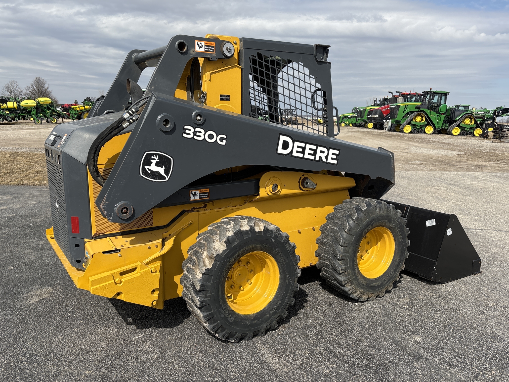 Used 2019 John Deere 330G Skid Steer Loaders at Koenig Equipment in Richmond, IN - PhotoXL4