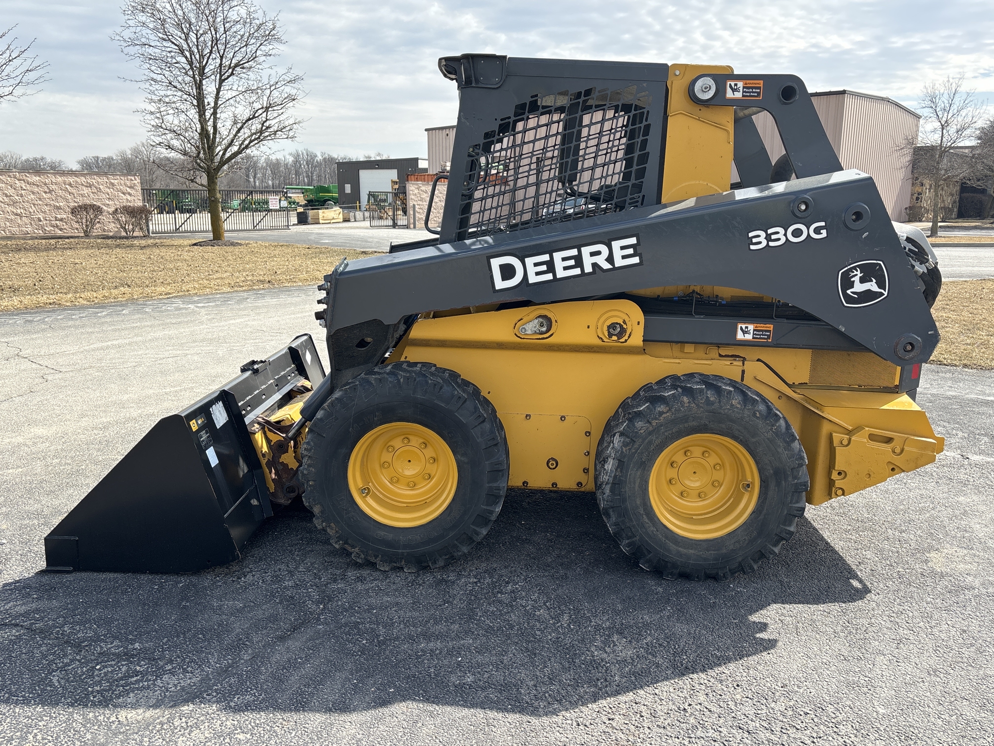Used 2019 John Deere 330G Skid Steer Loaders at Koenig Equipment in Richmond, IN - PhotoXL1