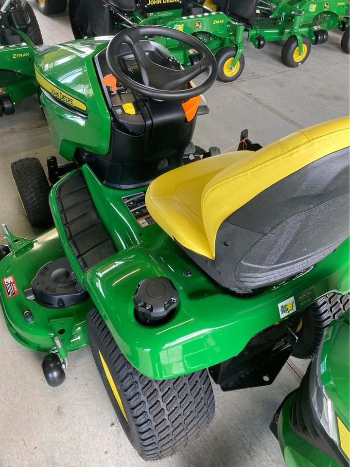 2025 John Deere X390 Image 4