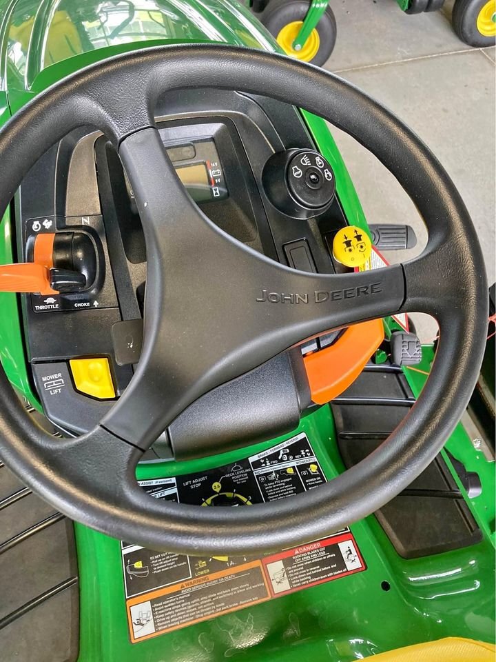 2025 John Deere X390 Image 3