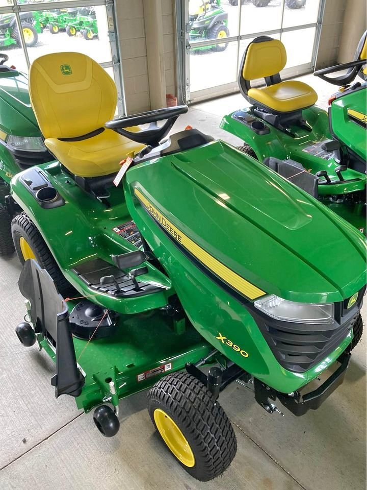 2025 John Deere X390 Image 2