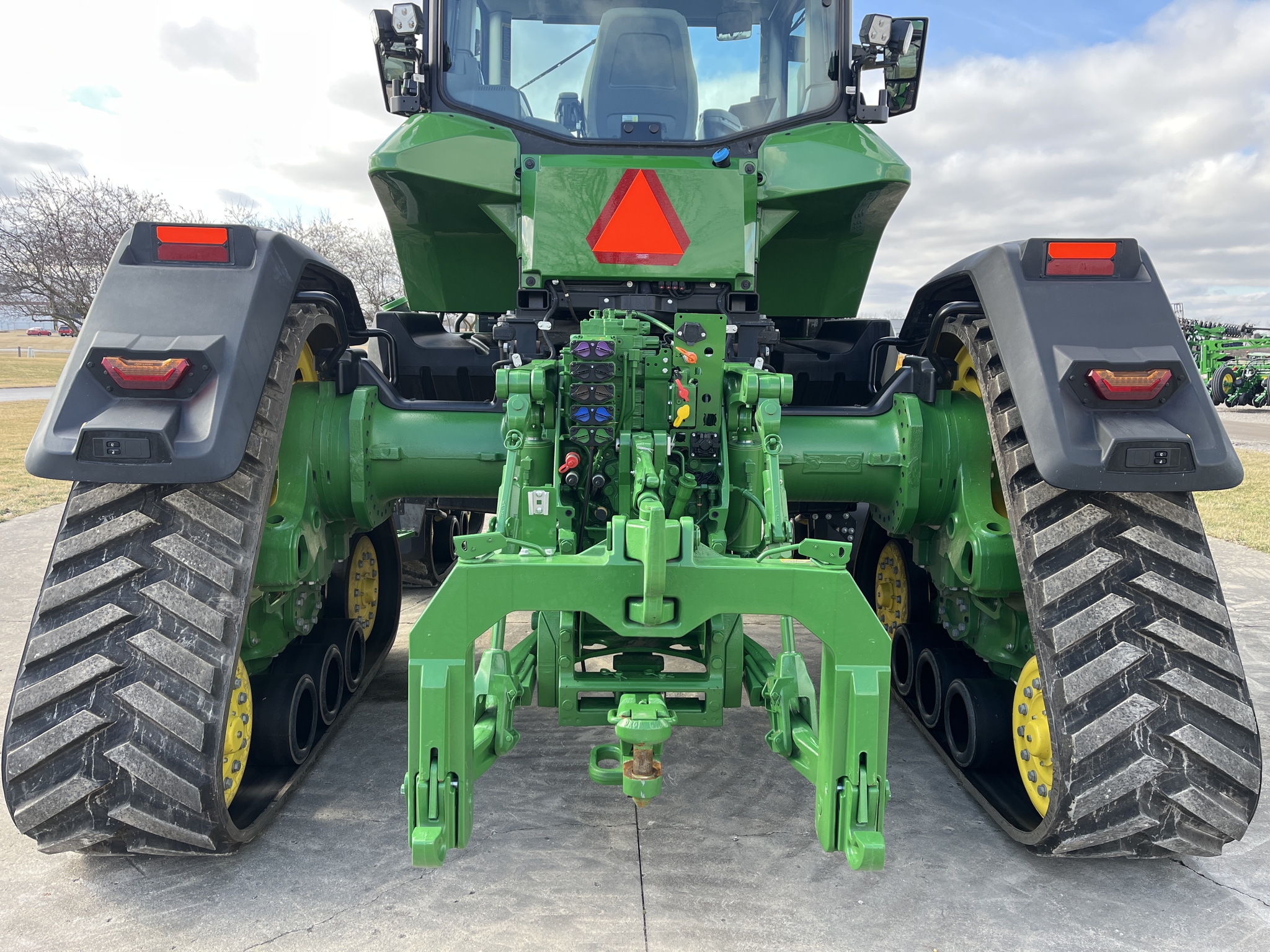 Used 2023 John Deere 8RX 370 Track Tractors at Koenig Equipment in Greenville, OH - PhotoXL3