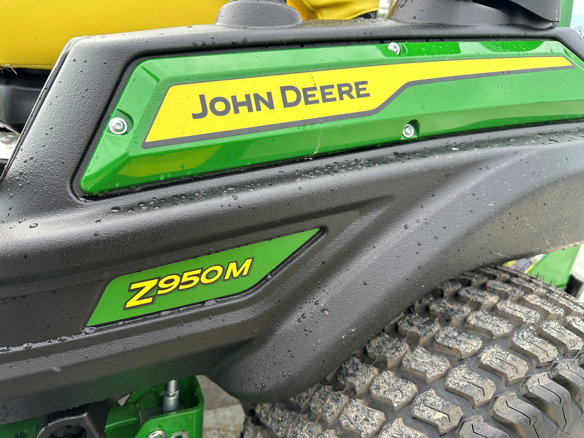 2025 John Deere Z950M Image 4