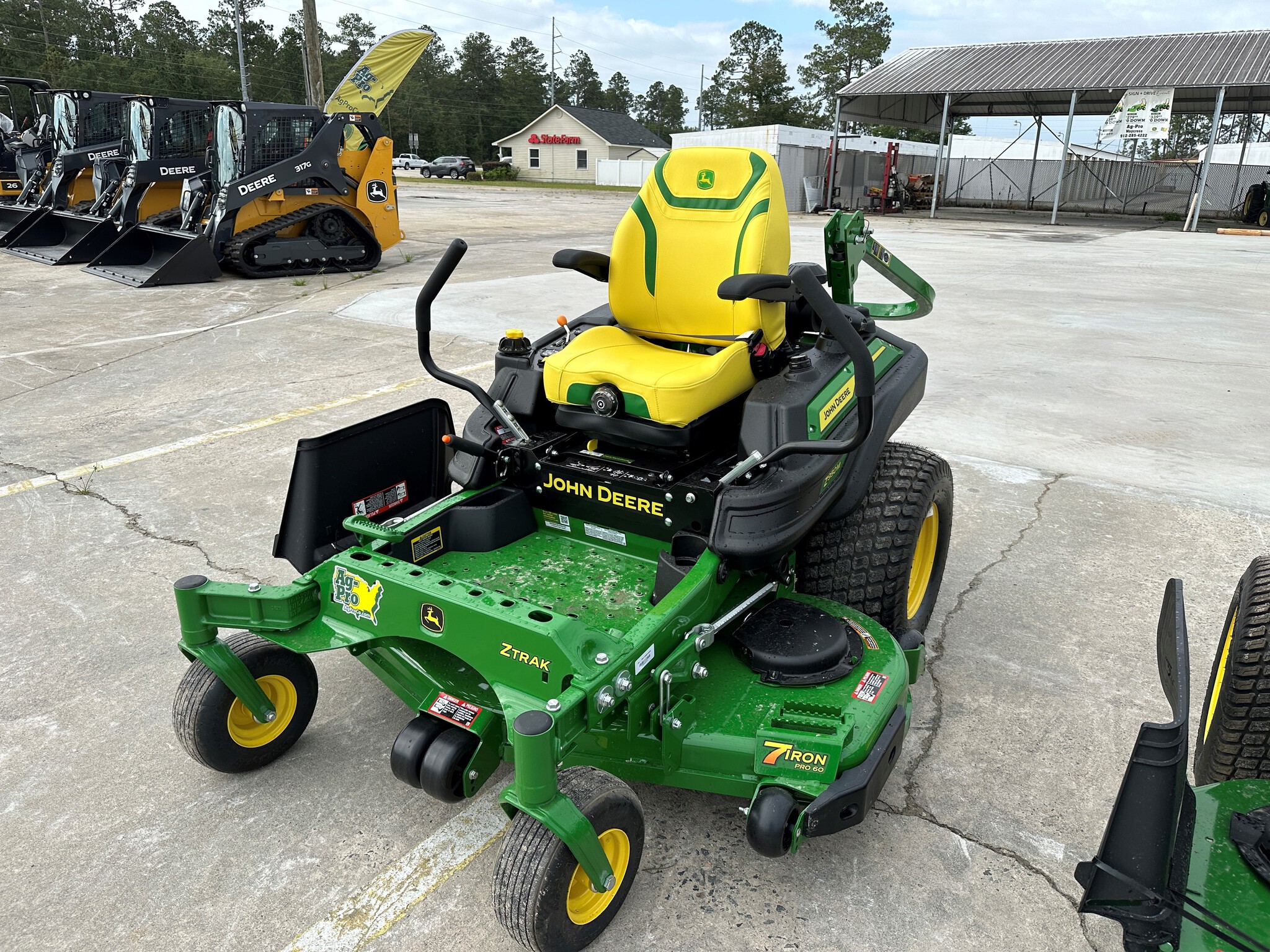 2025 John Deere Z950M Image 8