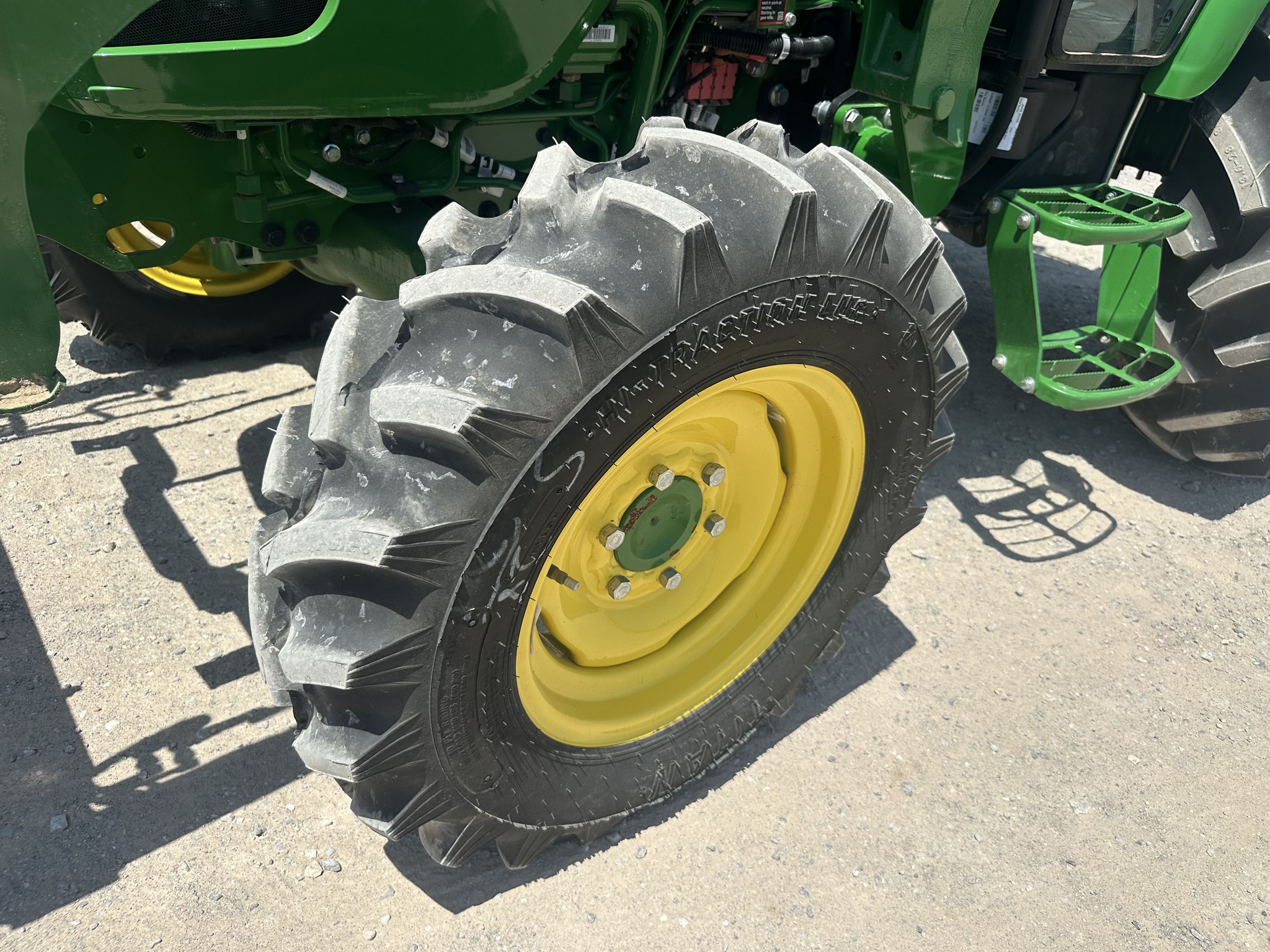 2023 John Deere 4066R Image 12