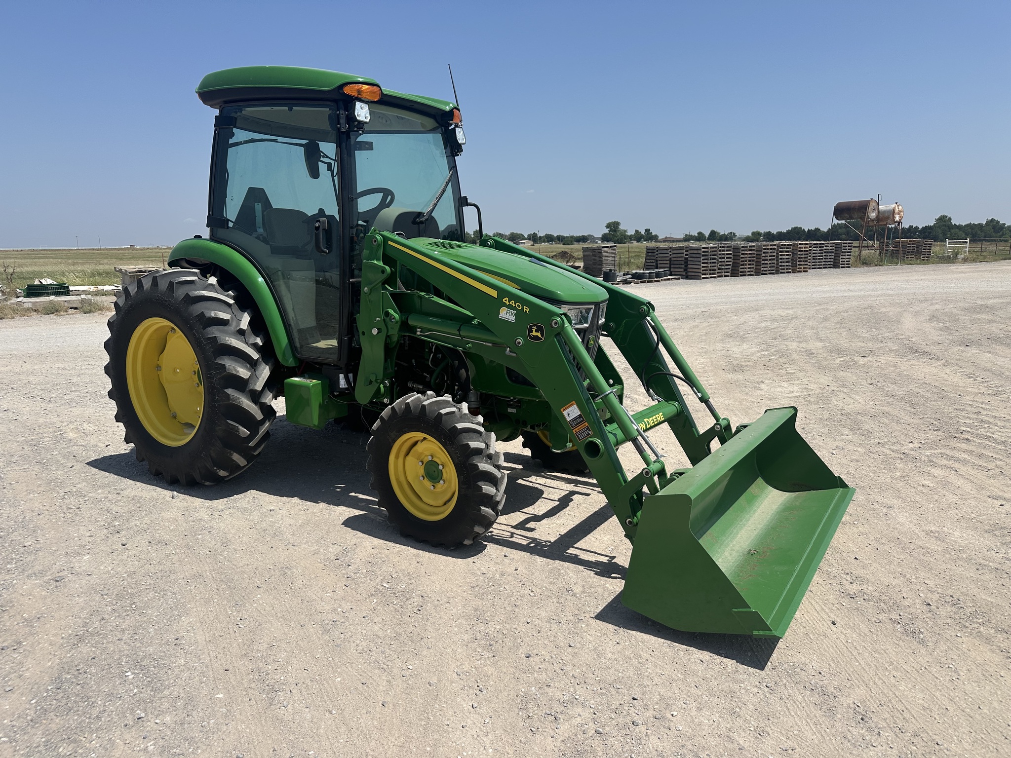 2023 John Deere 4066R Image 7