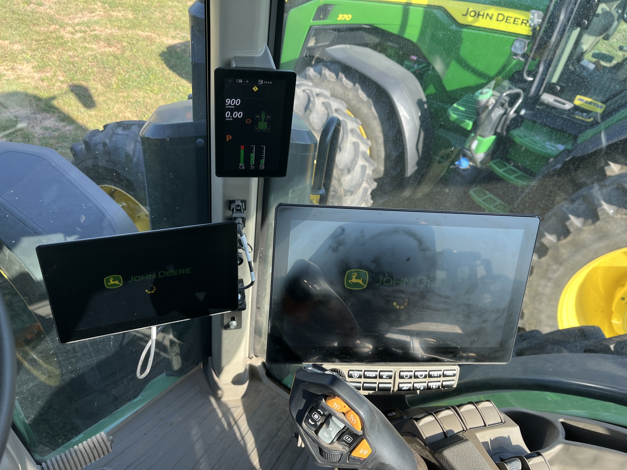  2024 John Deere 8R 370 at Heritage Tractor in Monmouth, IL
