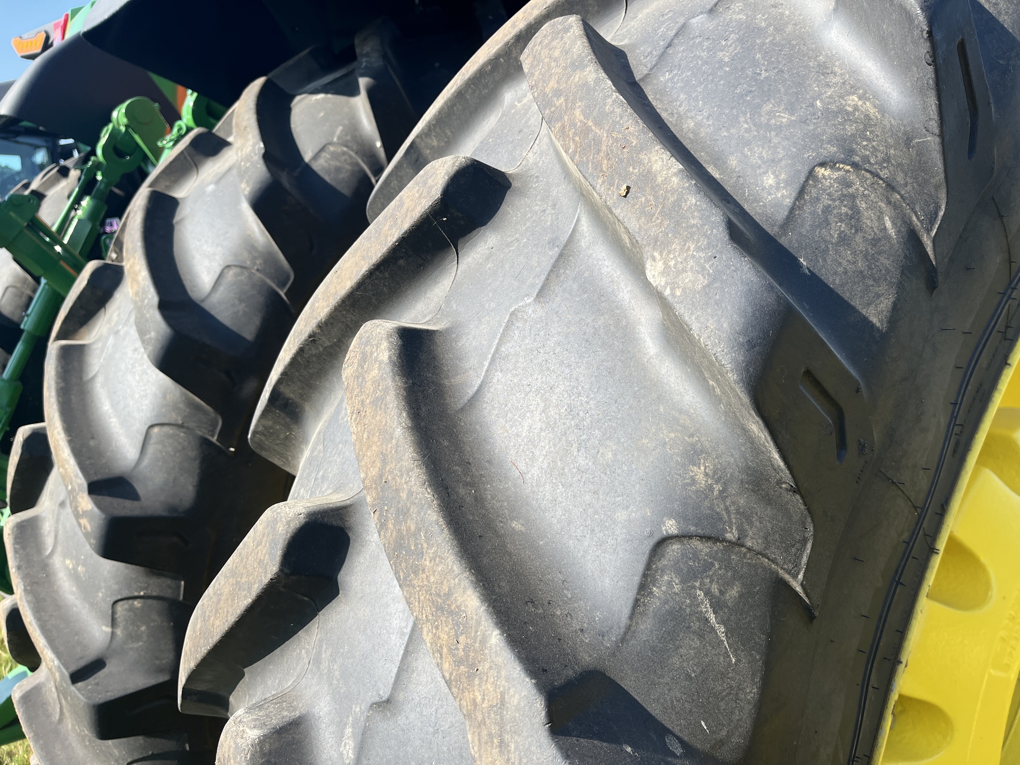  2024 John Deere 8R 370 at Heritage Tractor in Monmouth, IL
