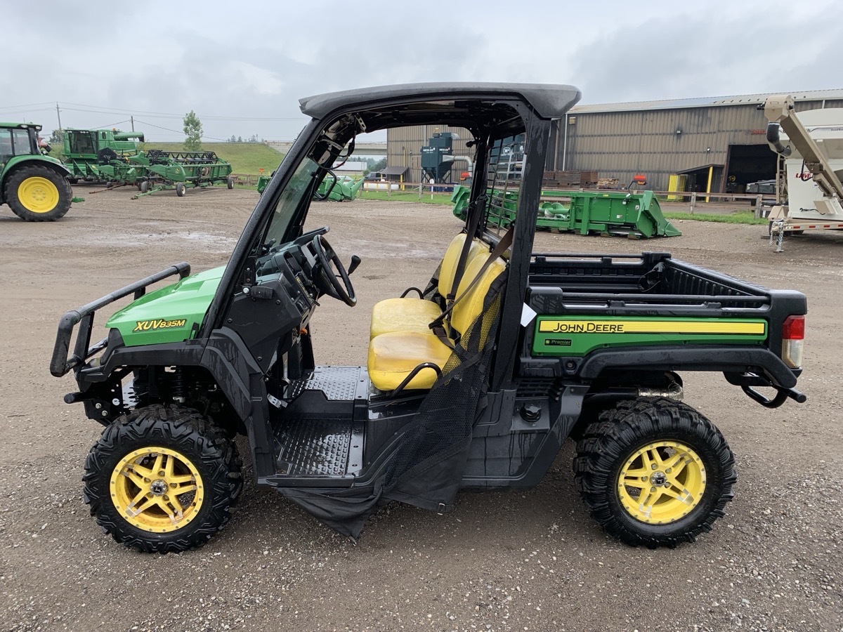 2019 John Deere XUV 835M Image 1