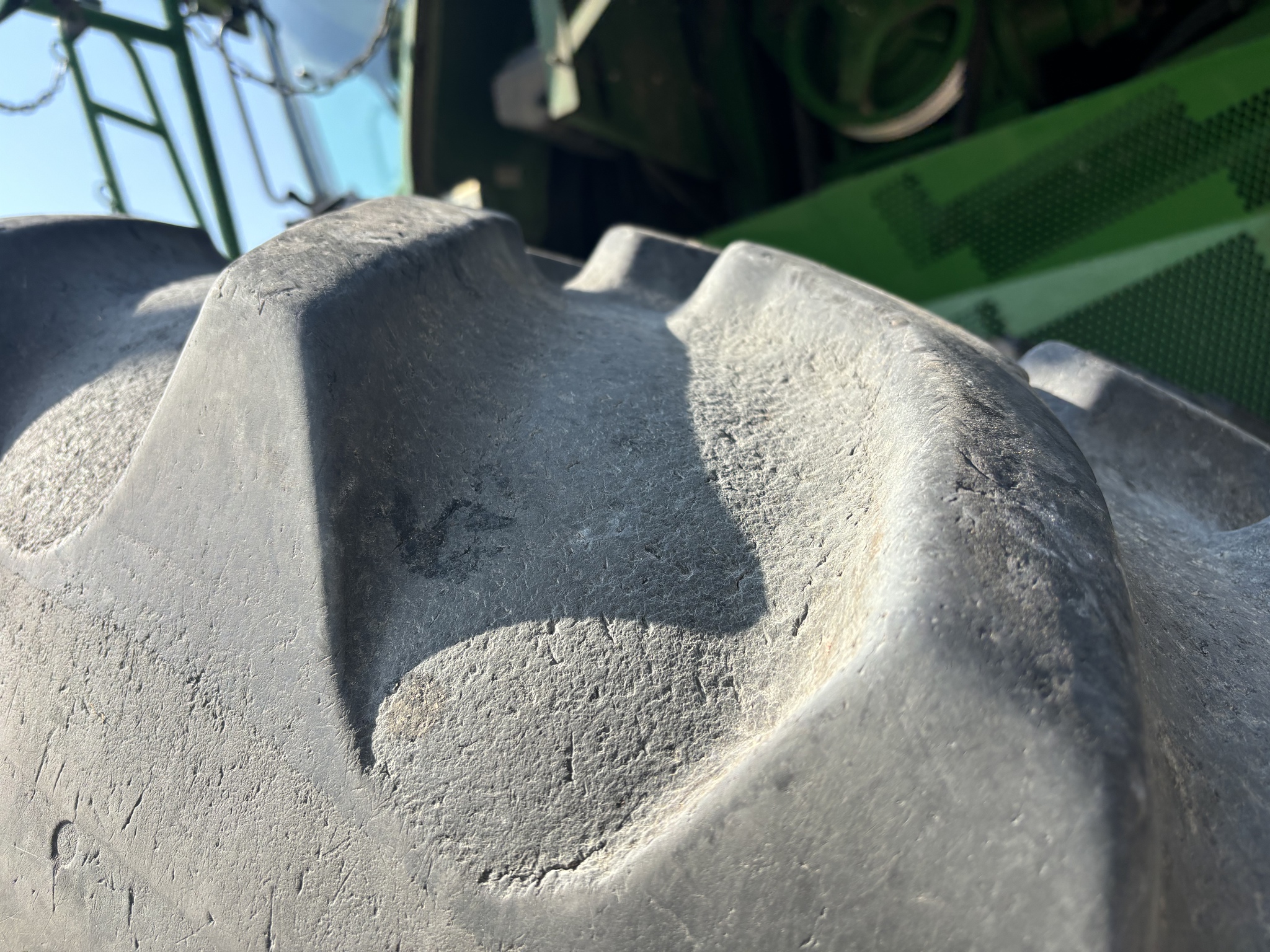 2013 John Deere S680 Image 10