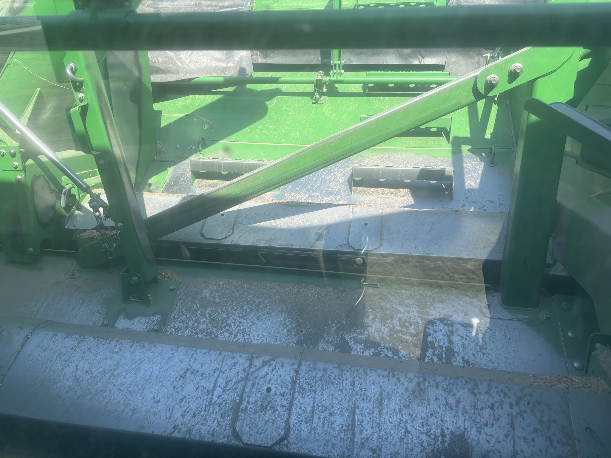 2013 John Deere S680 Image 13