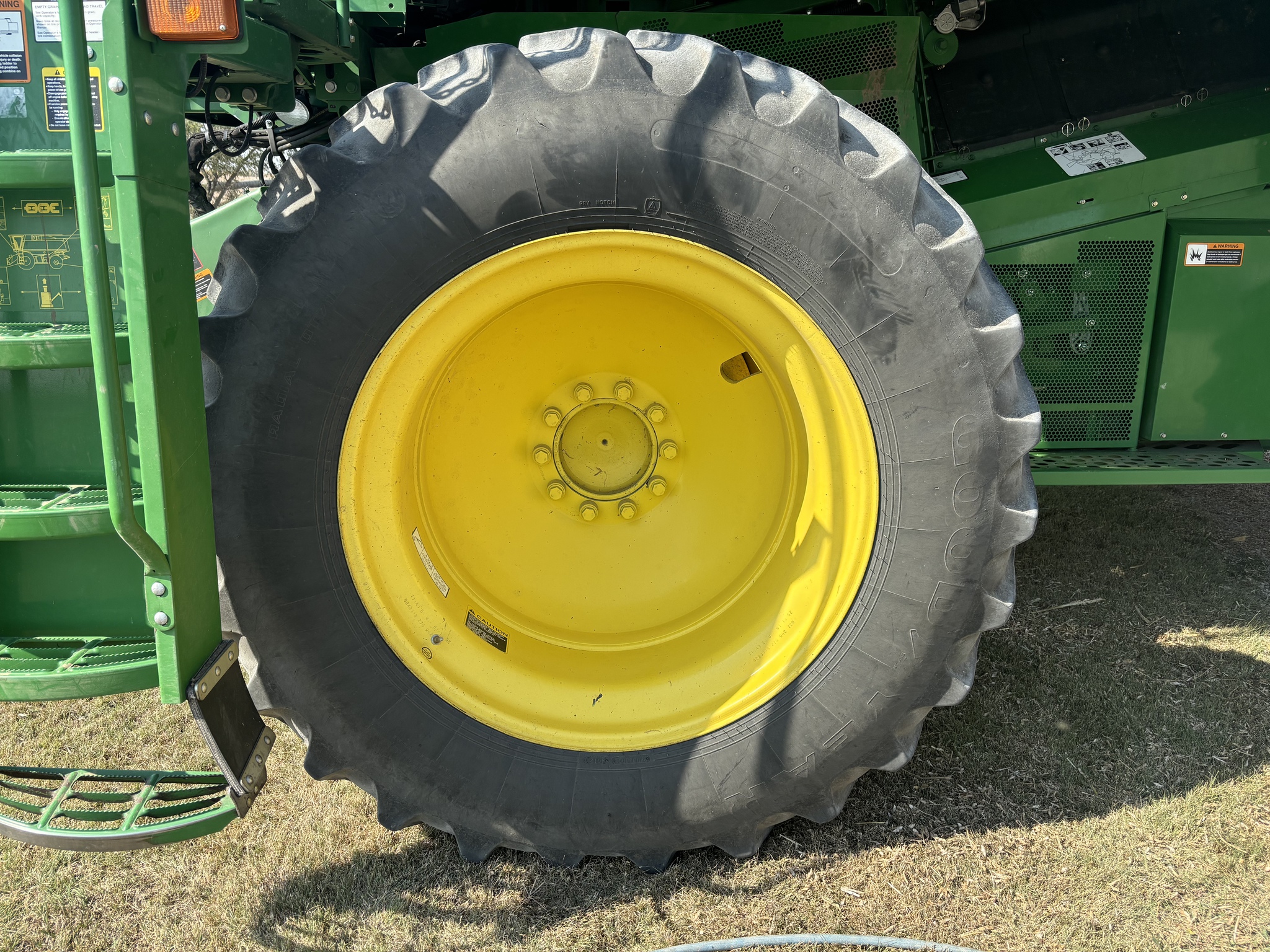 2013 John Deere S680 Image 11