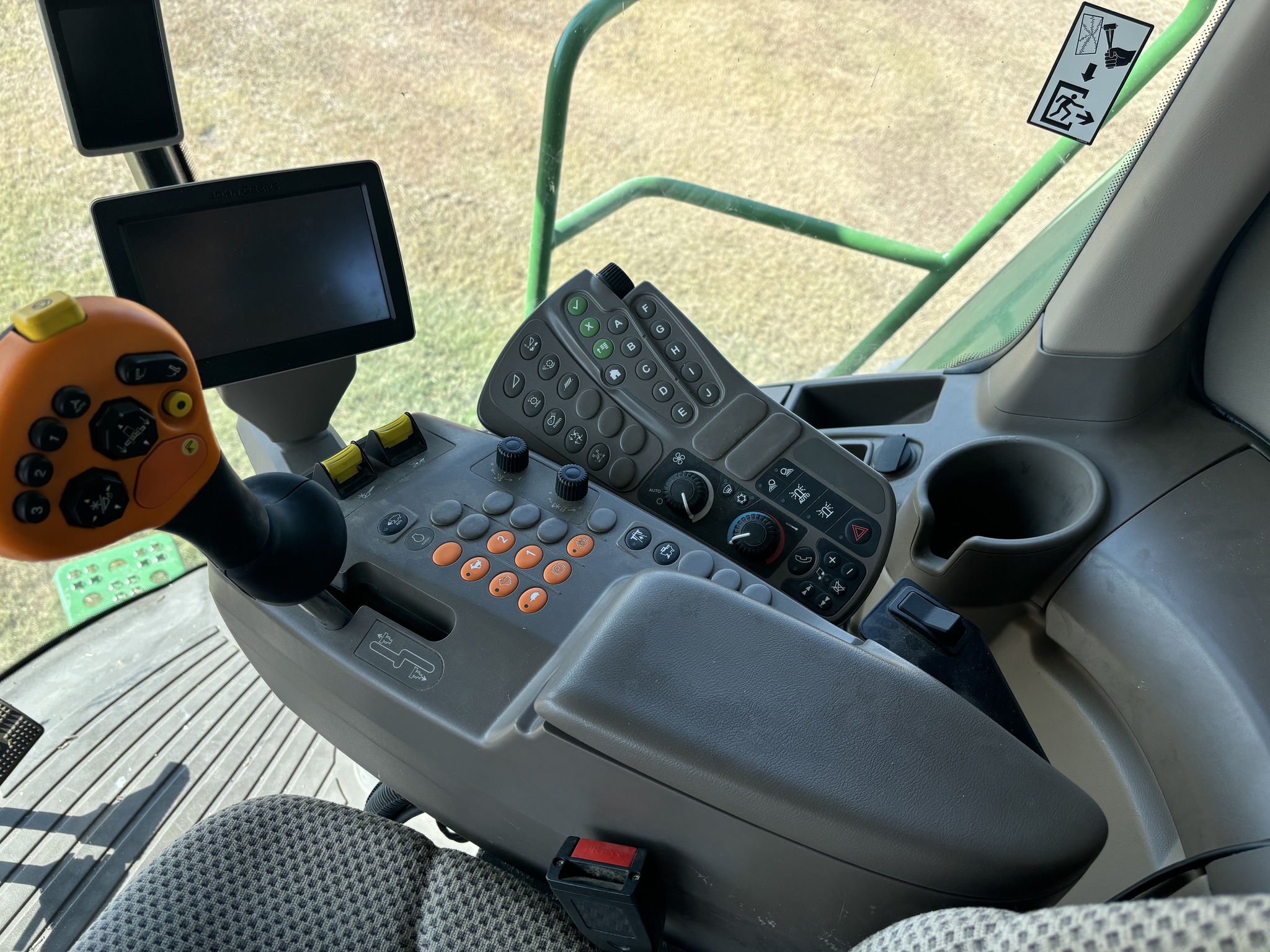 2013 John Deere S680 Image 14