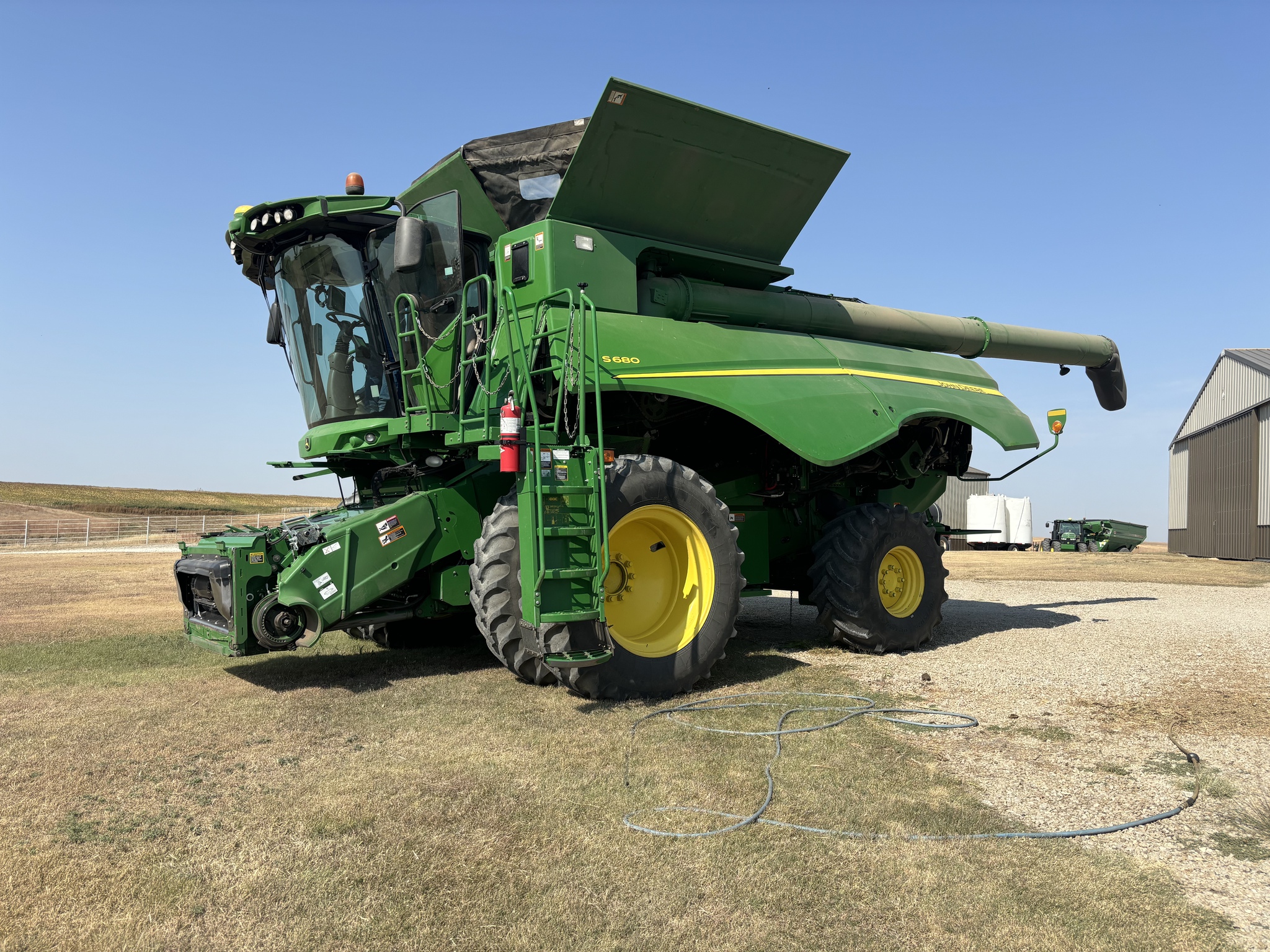 2013 John Deere S680 Image 1