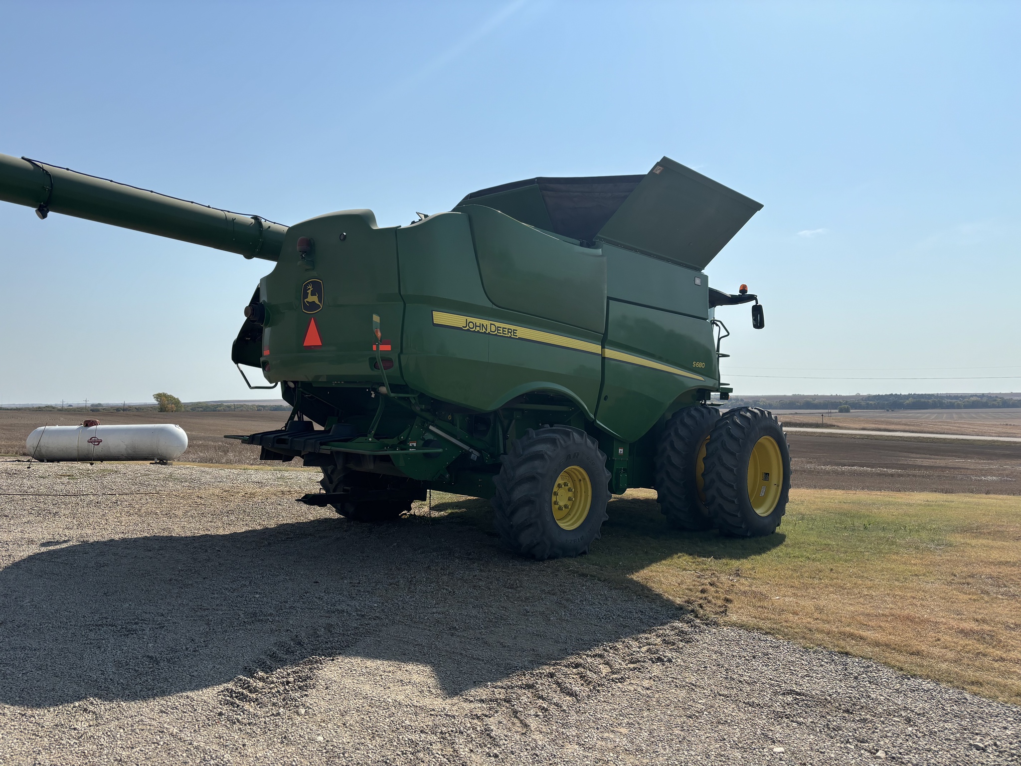 2013 John Deere S680 Image 4