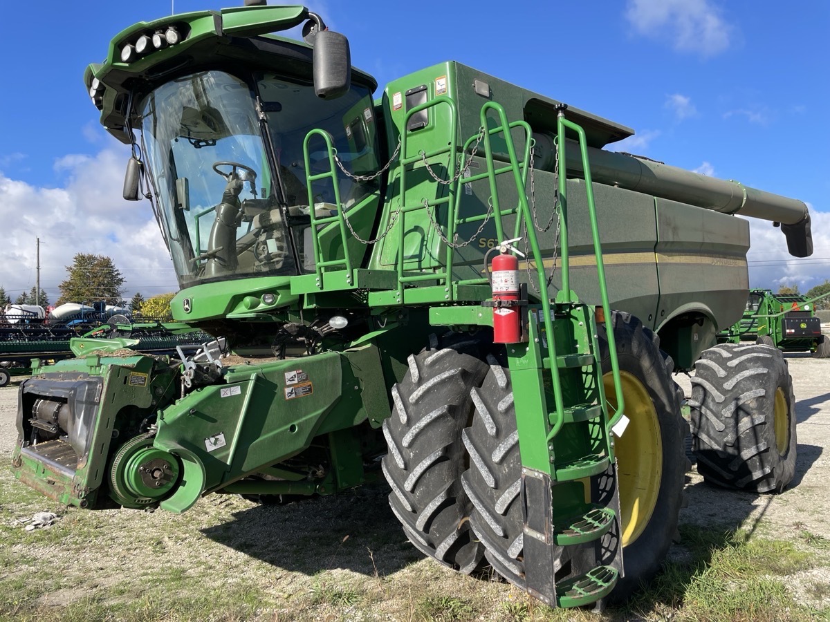 2014 John Deere S670 Image 3
