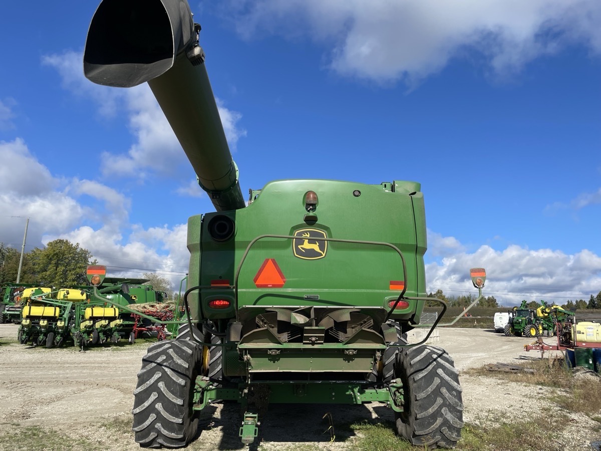 2014 John Deere S670 Image 8