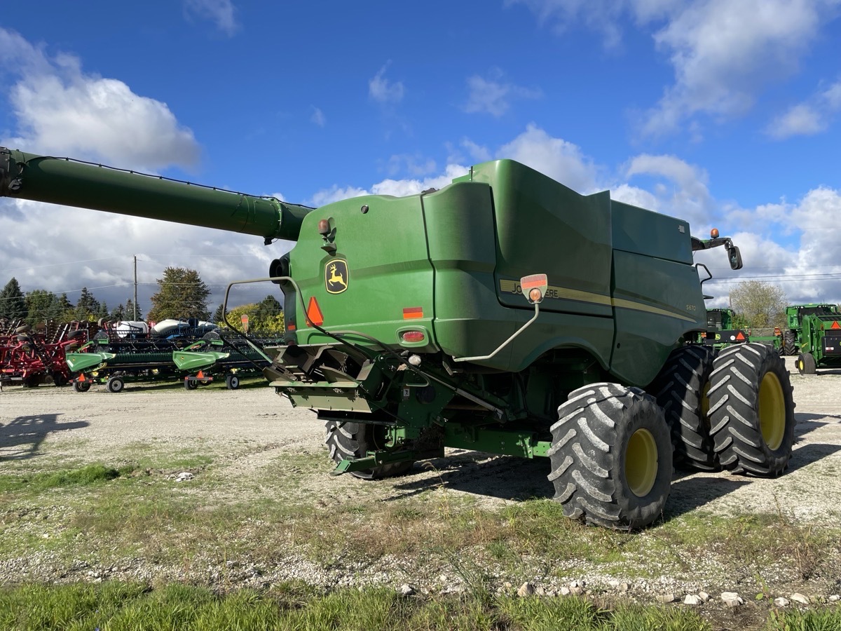 2014 John Deere S670 Image 6