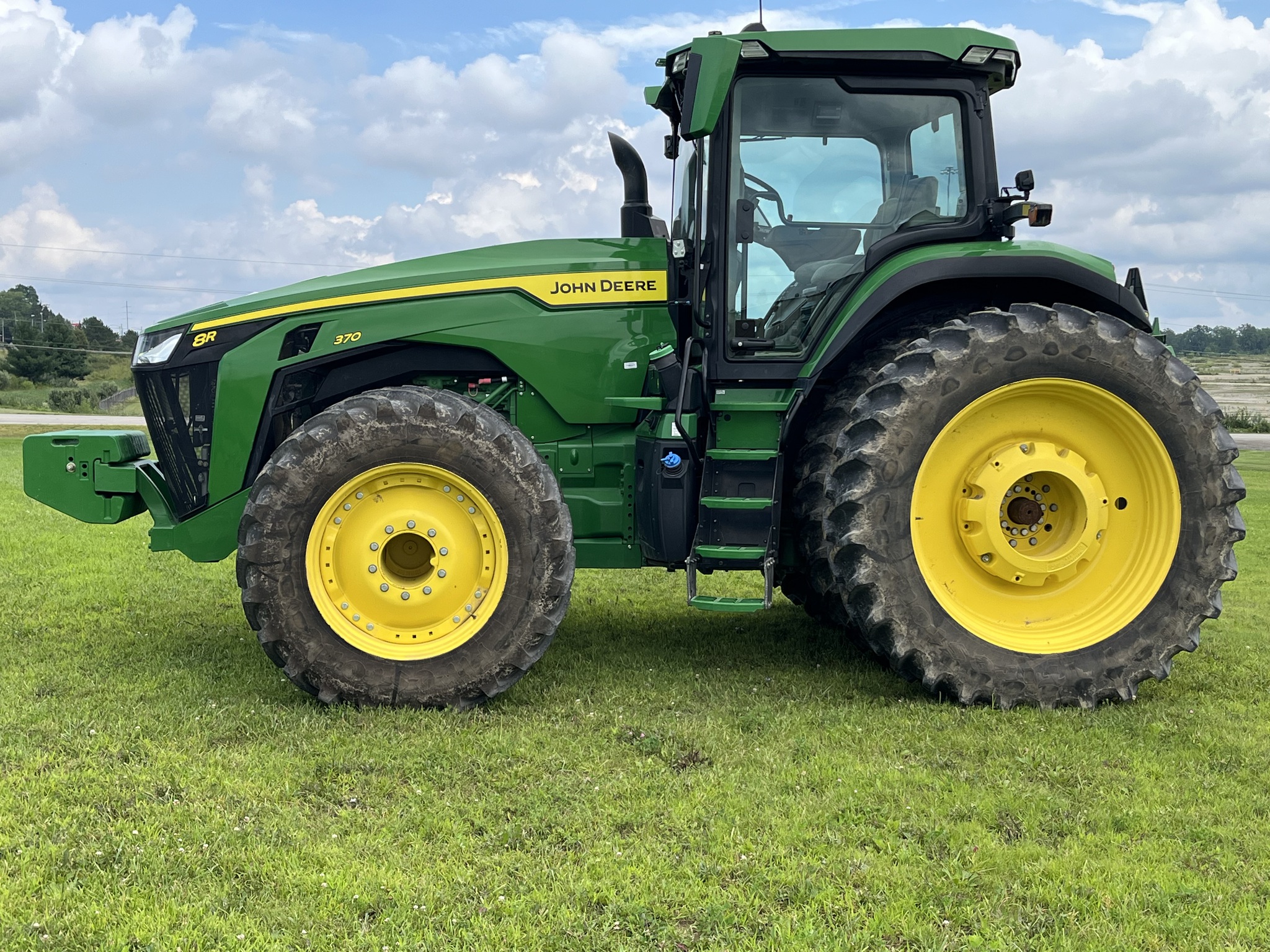 2023 John Deere 8R 370 Image 7
