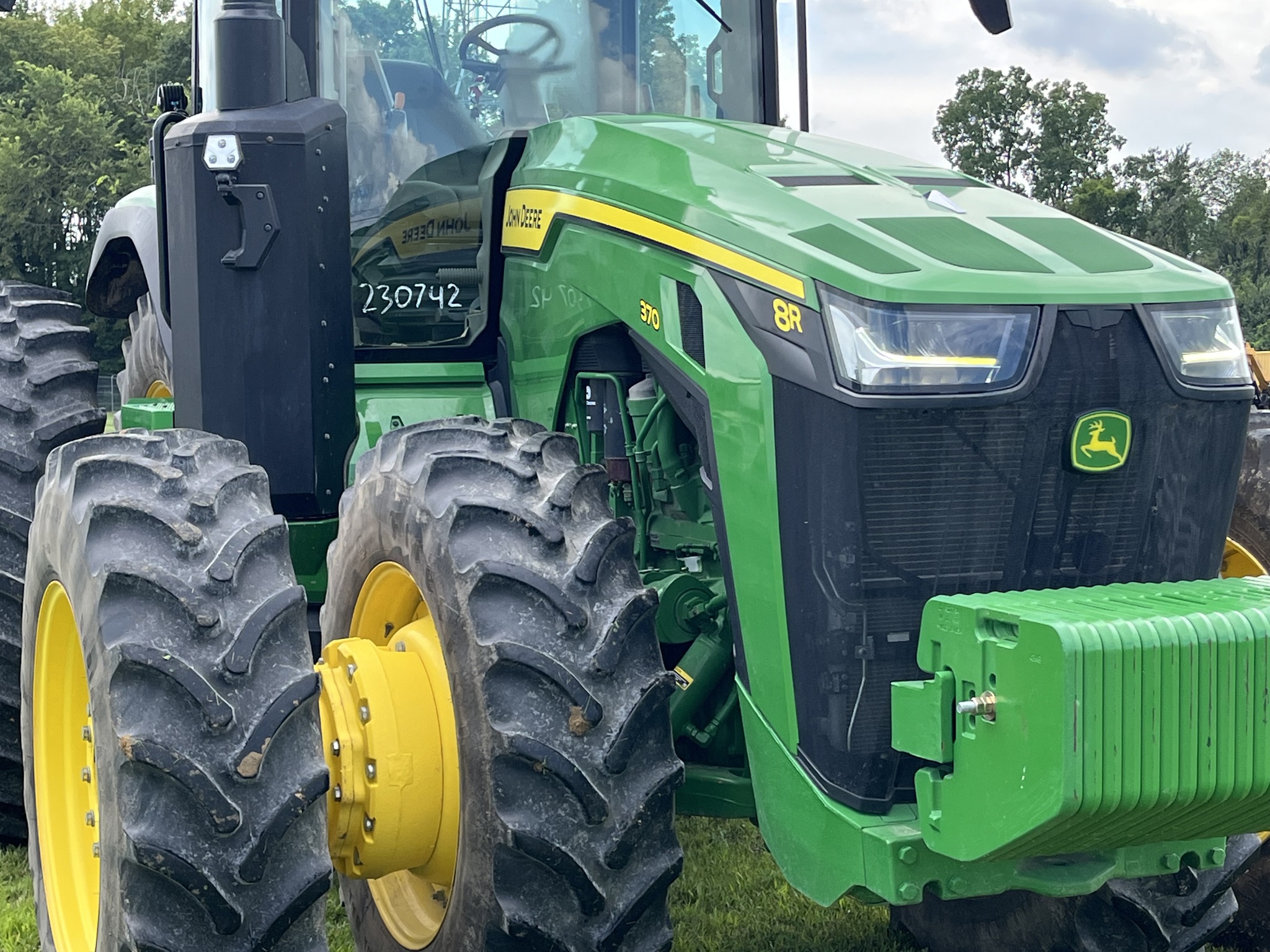 2023 John Deere 8R 370 Image 23