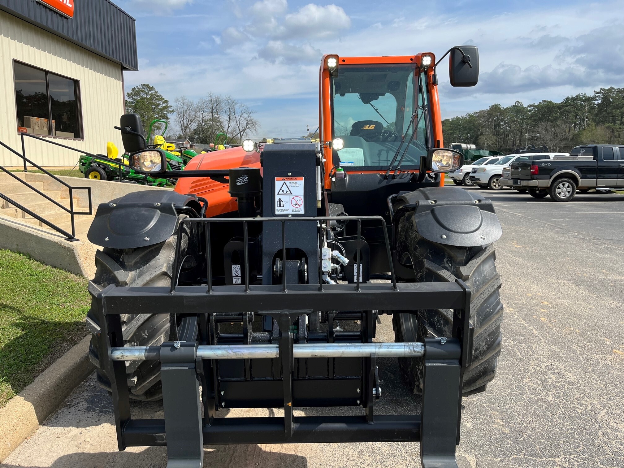 2025 JLG 823 Image 3