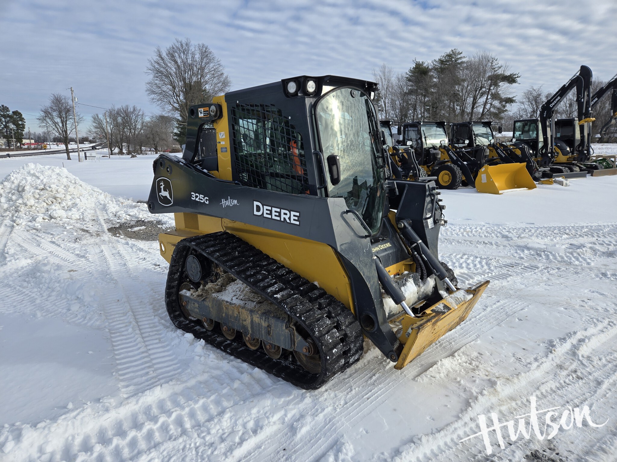 2023 John Deere 325G