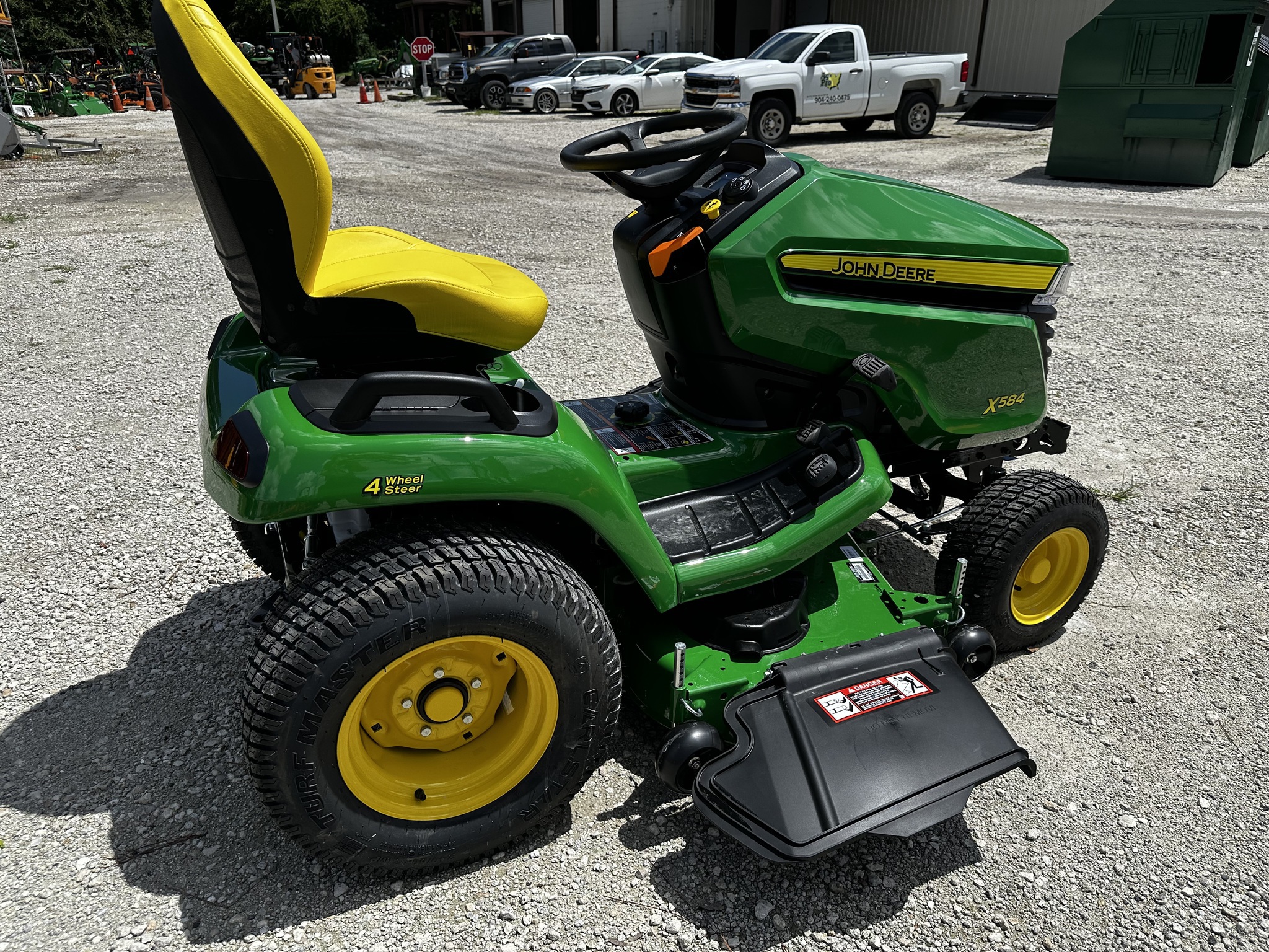 2025 John Deere X384 Image 2