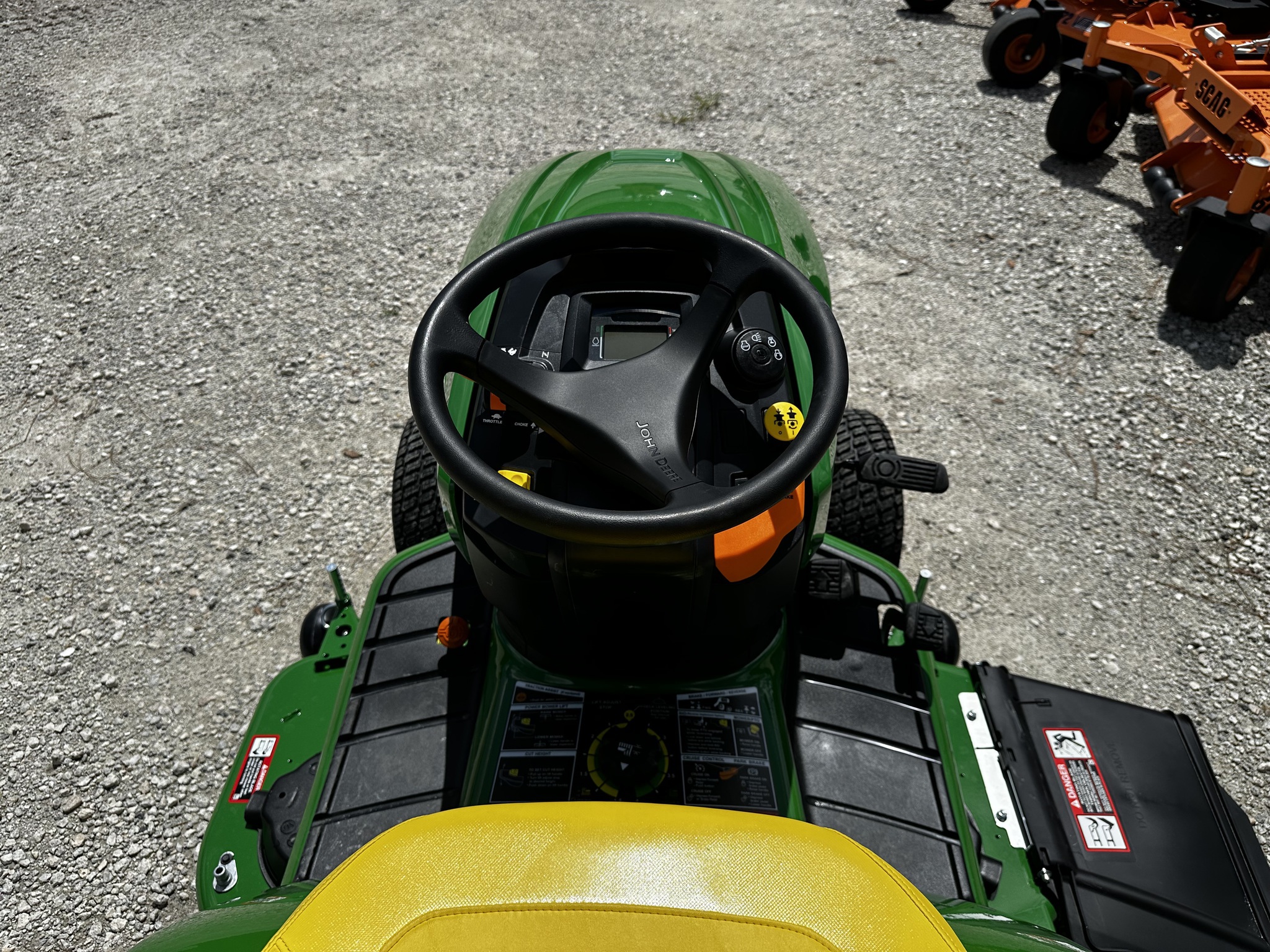2025 John Deere X384 Image 8