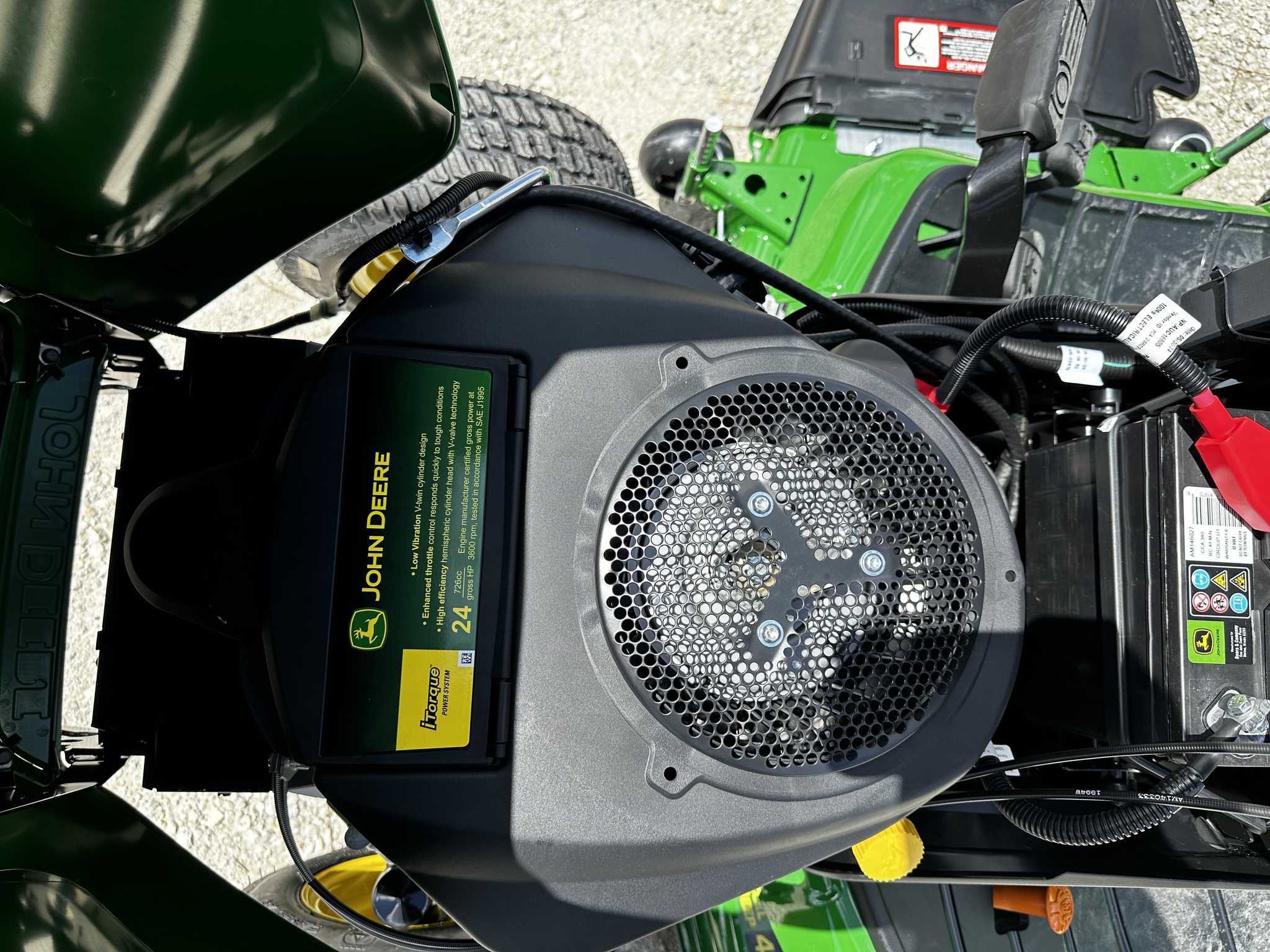 2025 John Deere X384 Image 5