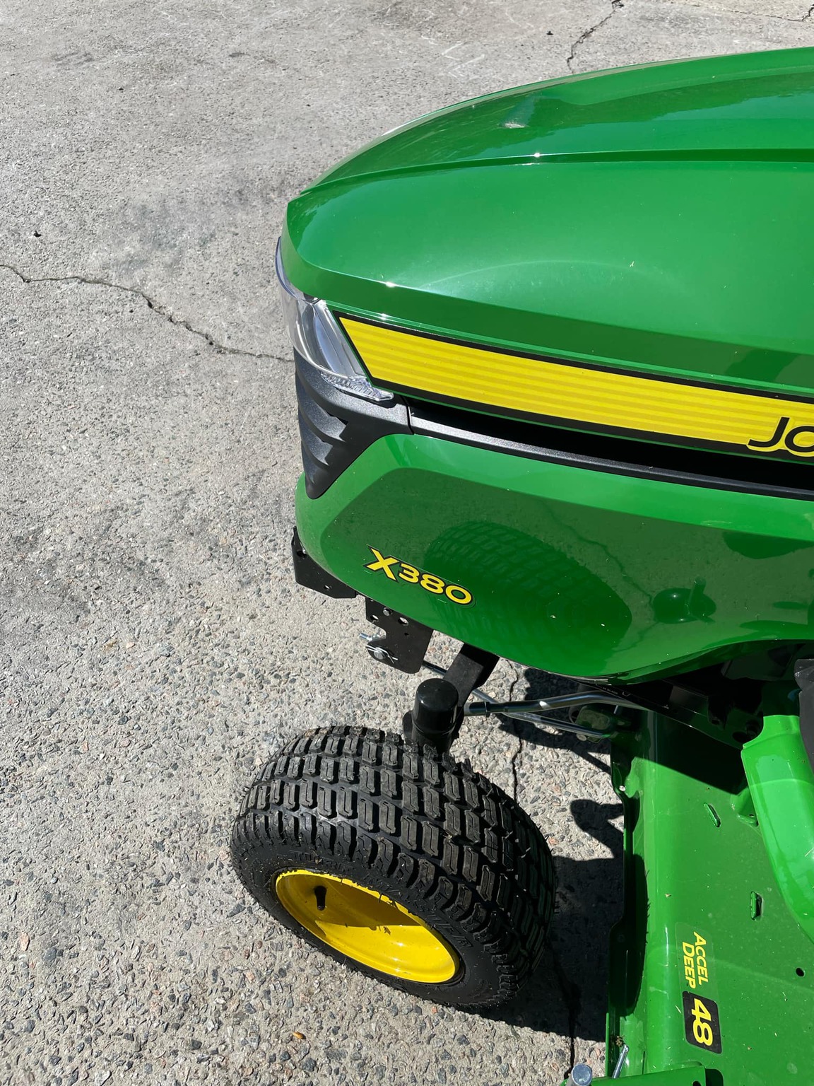 2025 John Deere X380 Image 2