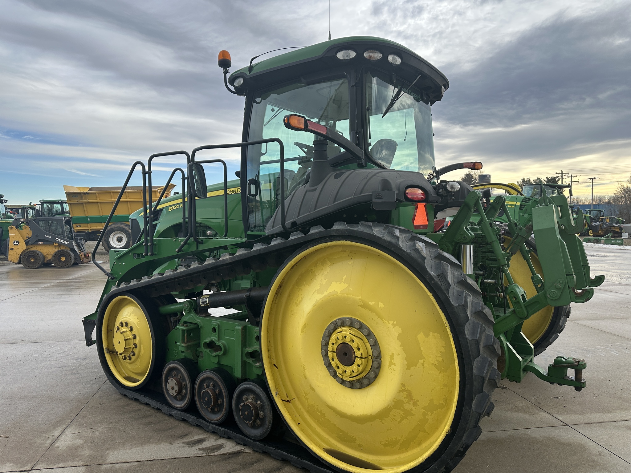 2010 John Deere 8320RT Image 5