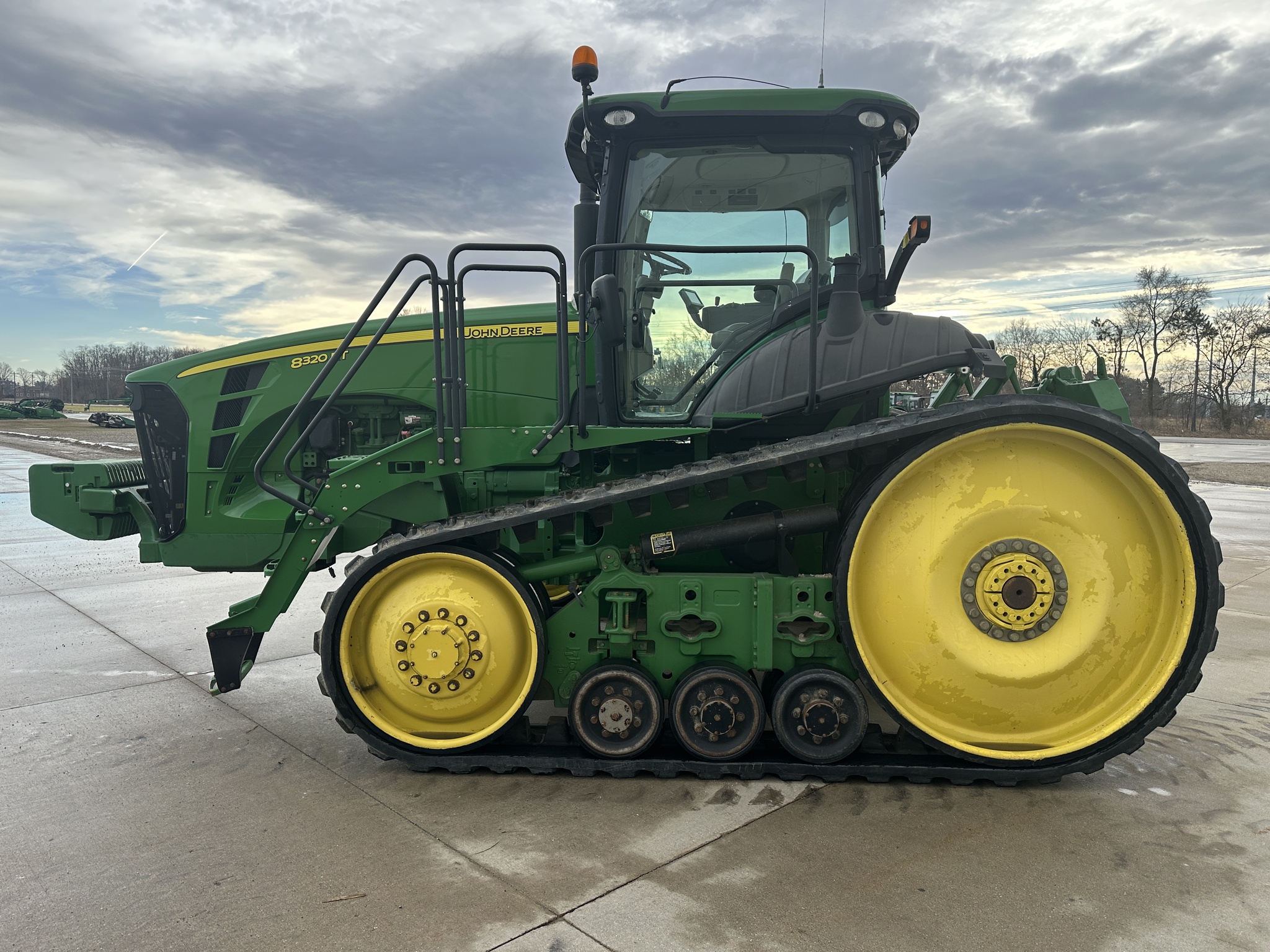 2010 John Deere 8320RT Image 6