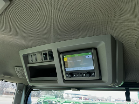 2024 John Deere 800R - Photo38