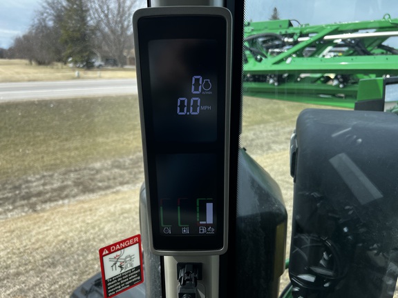 2024 John Deere 800R - Photo40