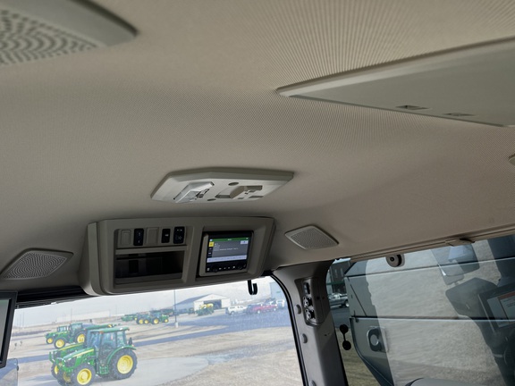 2024 John Deere 800R - Photo33