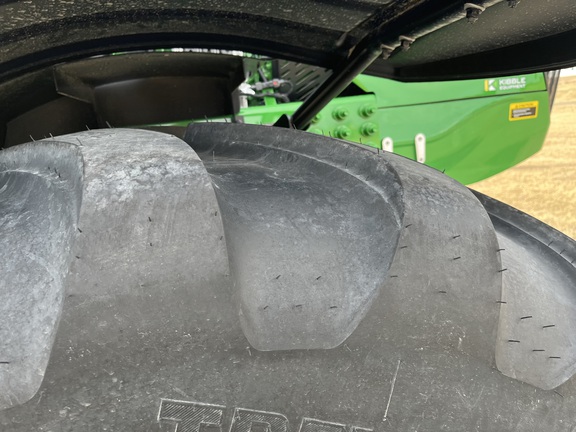 2024 John Deere 800R - Photo15