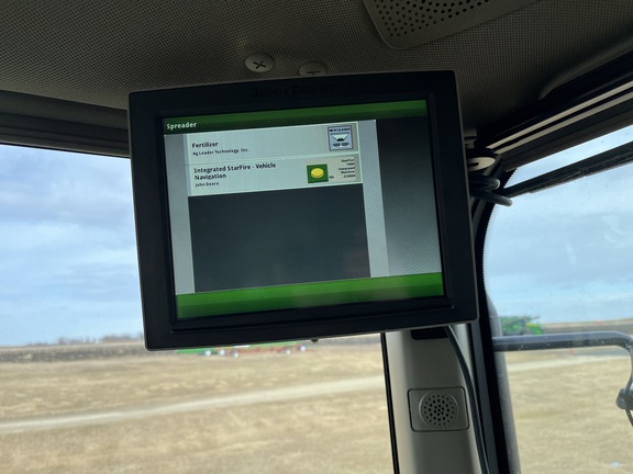 2024 John Deere 800R - Photo43