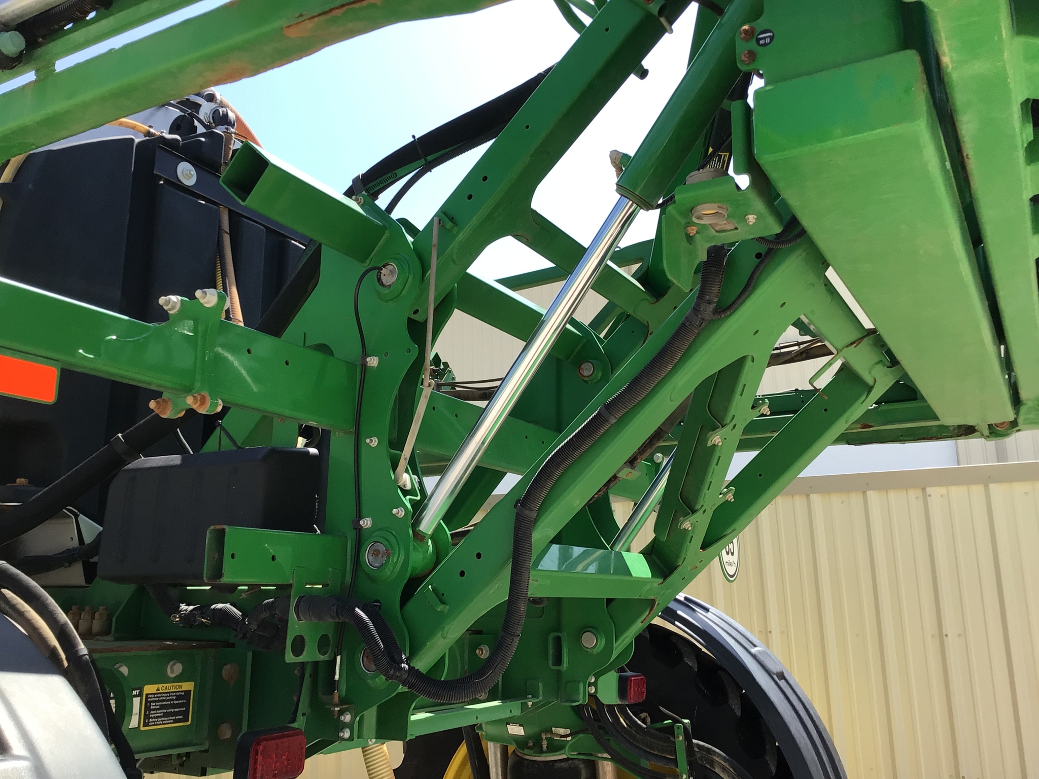 2018 John Deere R4038 Image 17