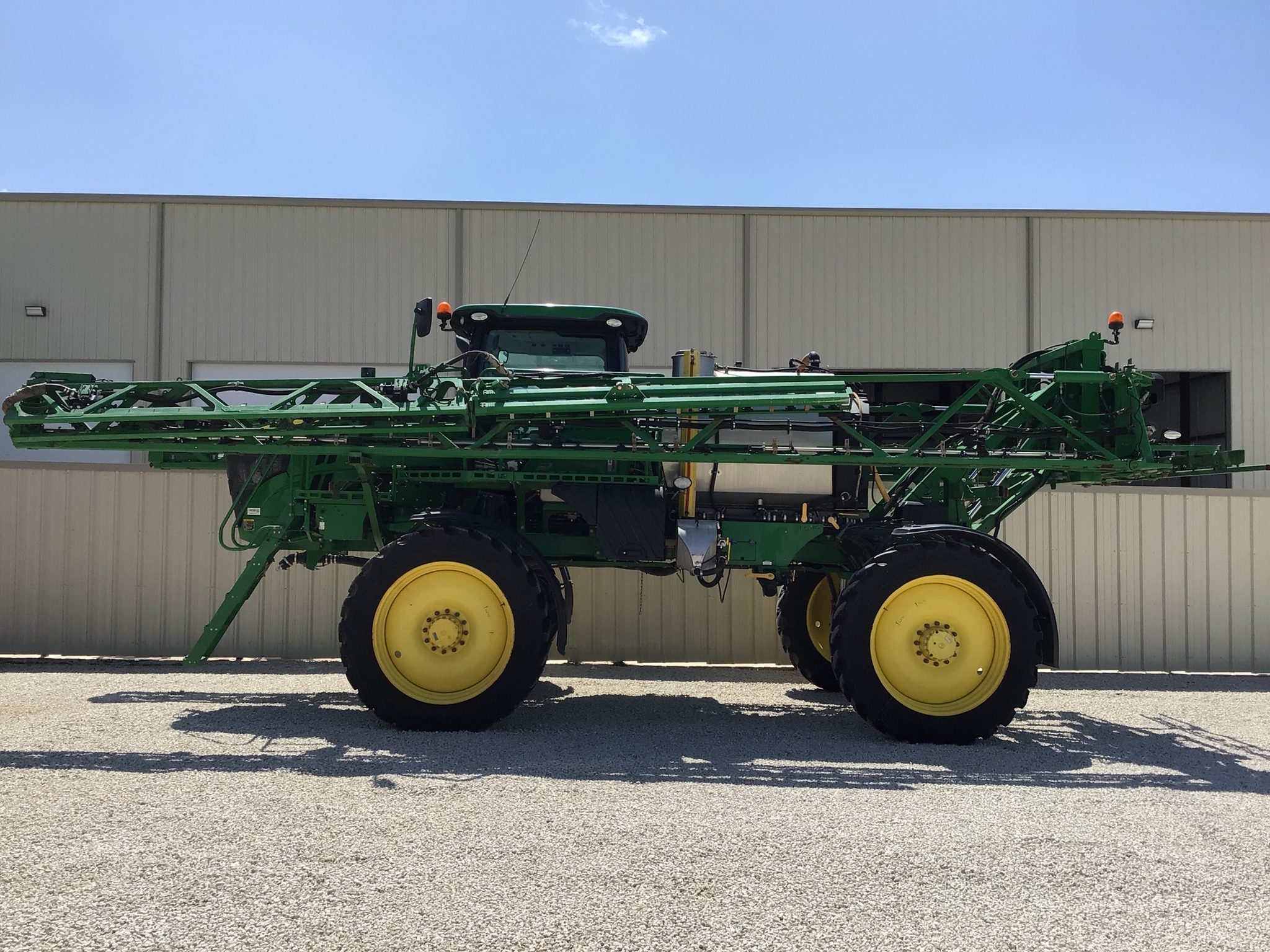 2018 John Deere R4038 Image 1
