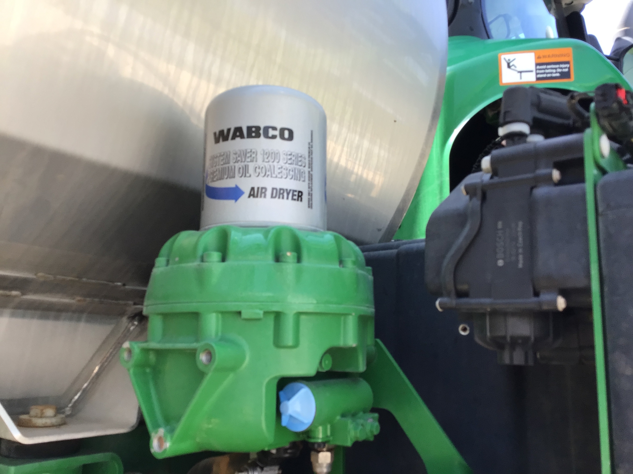 2018 John Deere R4038 Image 39