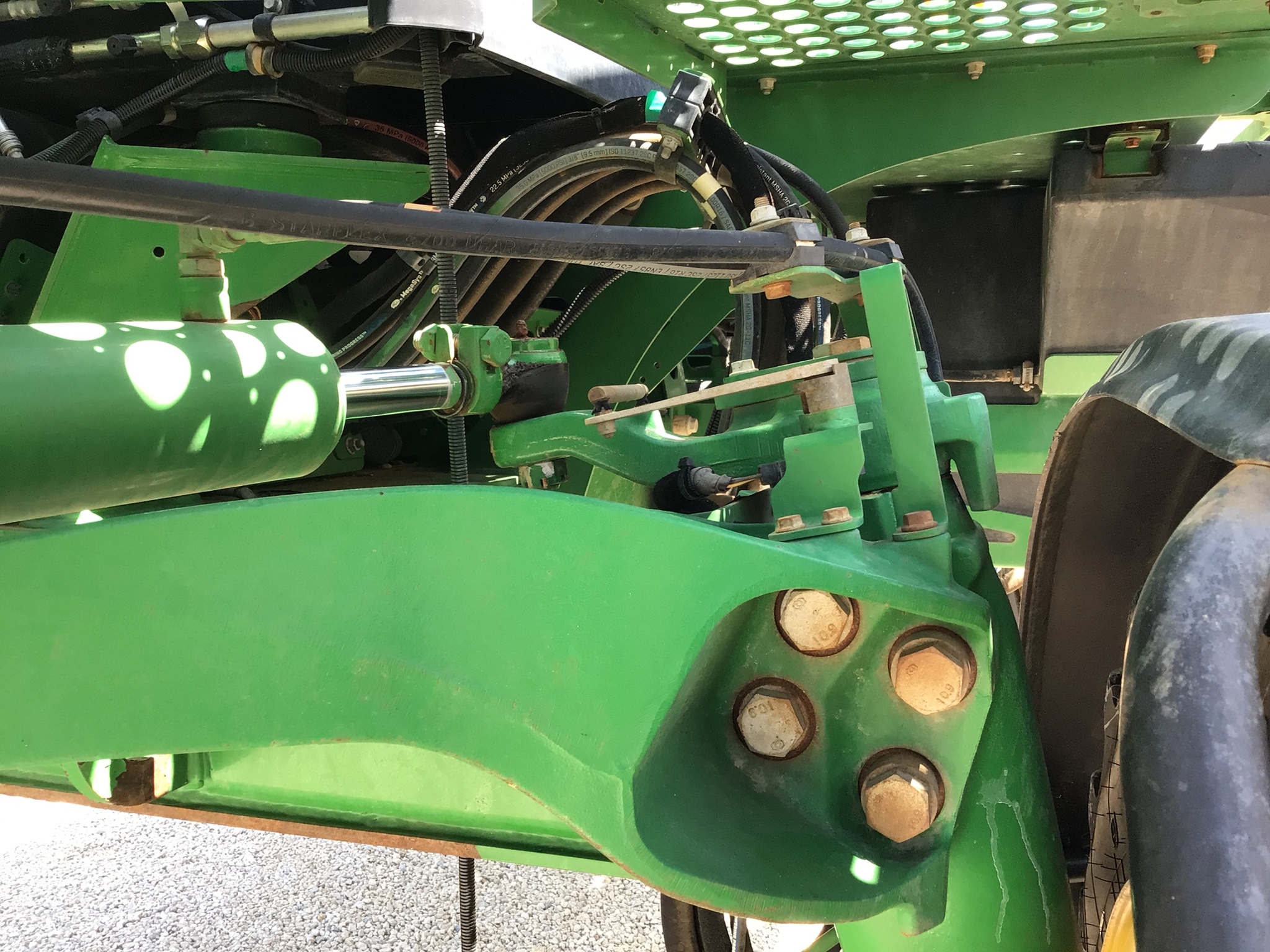 2018 John Deere R4038 Image 43
