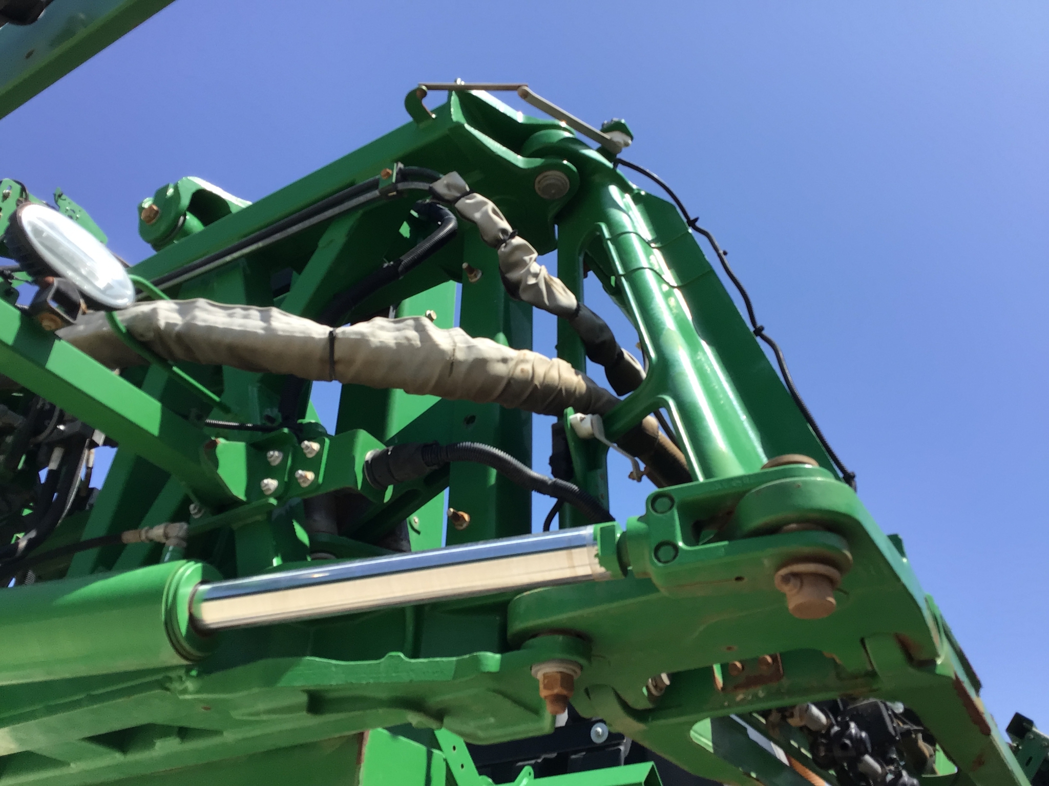 2018 John Deere R4038 Image 25
